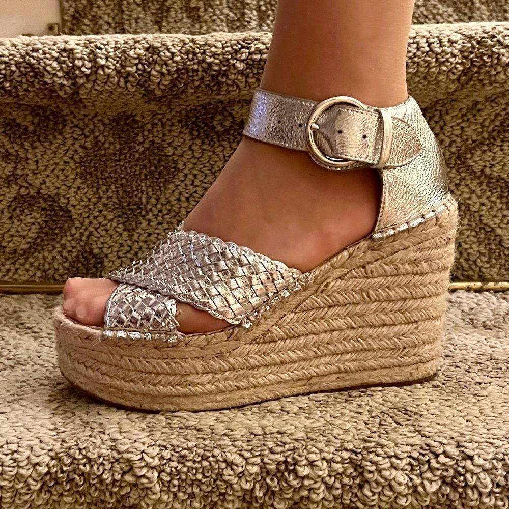 NWOB Marc Fisher Aylon Espadrilles Wedges Sandals Shoes Silver Metallic Size 6